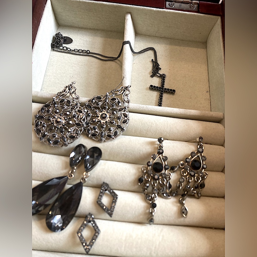 Black & grey tone jewelry 5 pcs set
